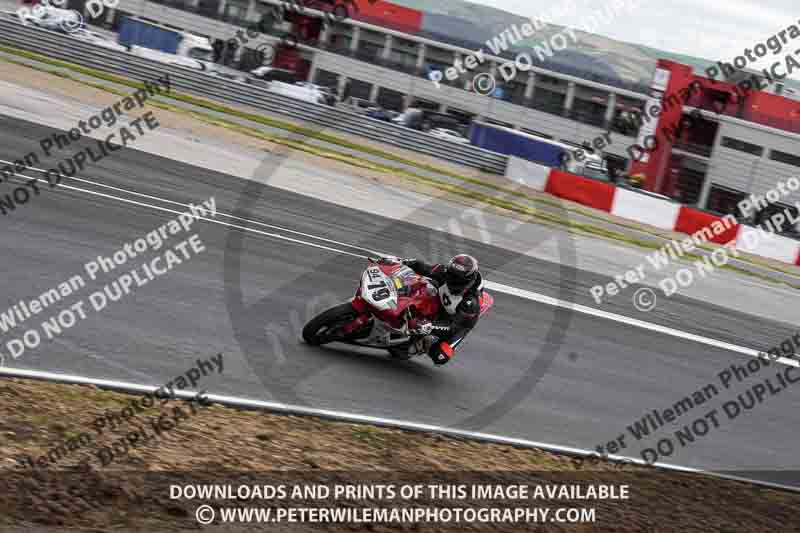 cadwell no limits trackday;cadwell park;cadwell park photographs;cadwell trackday photographs;enduro digital images;event digital images;eventdigitalimages;navarra;no limits trackdays;peter wileman photography;racing digital images;trackday digital images;trackday photos
